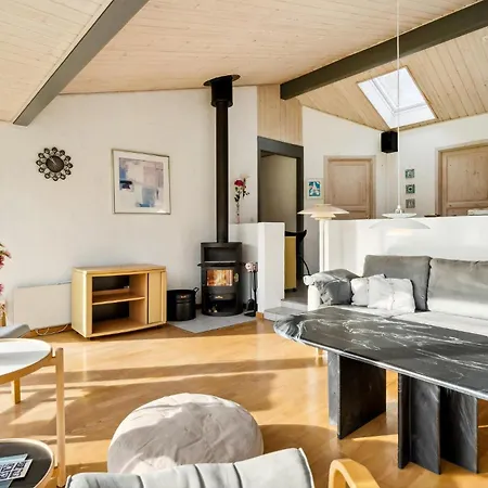 2 Bedroom In Juelsminde *