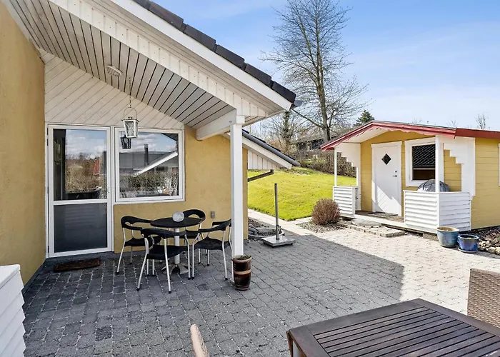 2 Bedroom In Juelsminde Sonderby (Midtjylland)