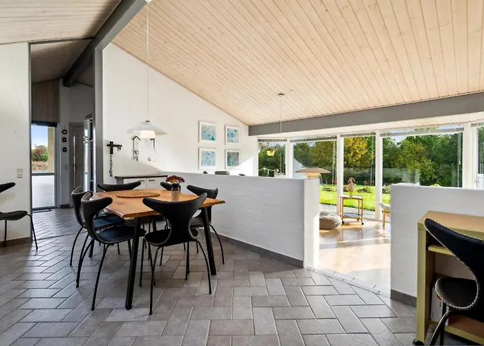 Дом отдыха 2 Bedroom In Juelsminde