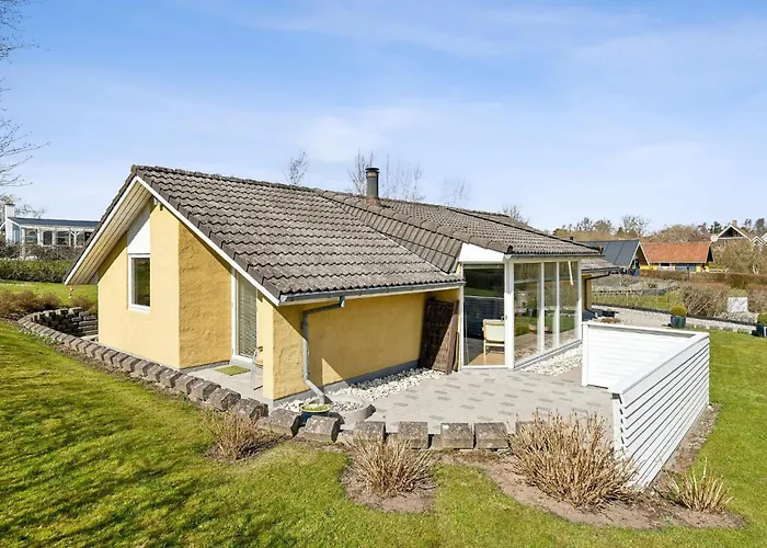 Дом отдыха 2 Bedroom In Juelsminde